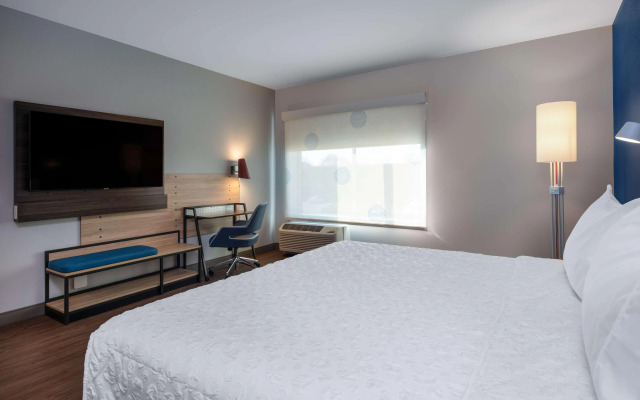 Tru by Hilton Naperville Chicago