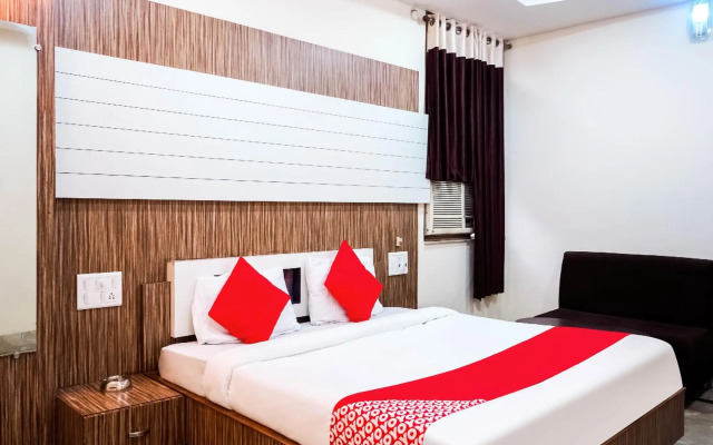 Oyo Flagship Rpr269 Hotel Shubham Palace