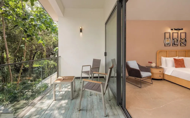 ELIVAAS Cloud 7 | 4 BHK Villa with Pvt Pool