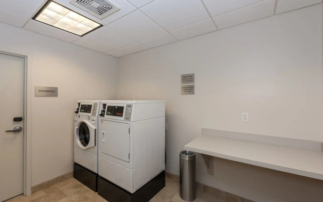 Courtyard by Marriott Boston Littleton