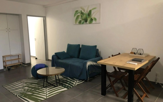 Standing Residence Kumuhei