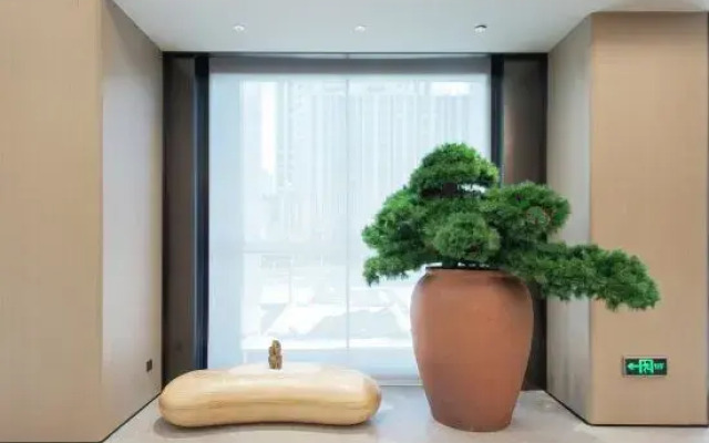 JI Hotel (Chifeng Station East Square)