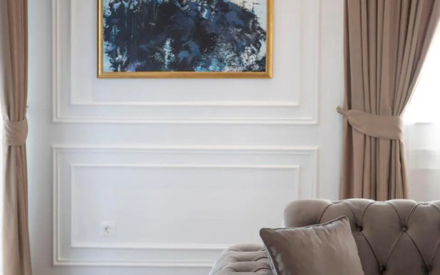 Royal Residence Apartment