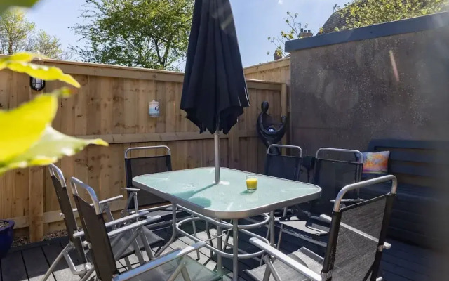 Ty Hapus - Close to Beach and Town