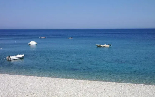 Avlakia Beach Studios & Apartments