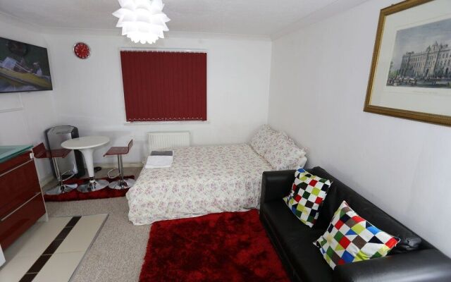 Lovely Studio Apartments - Thamesmead