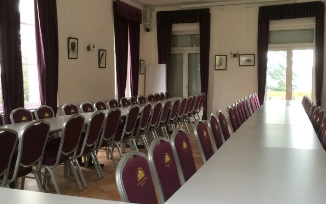 Chateau de la Rocherie Nevers Nord / Varennes-Vauzelles