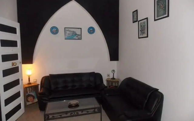 Tonarouze House