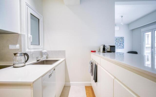 Lovely Sunlit Central Athens 2 Bedroom 2 Bathroom Condo