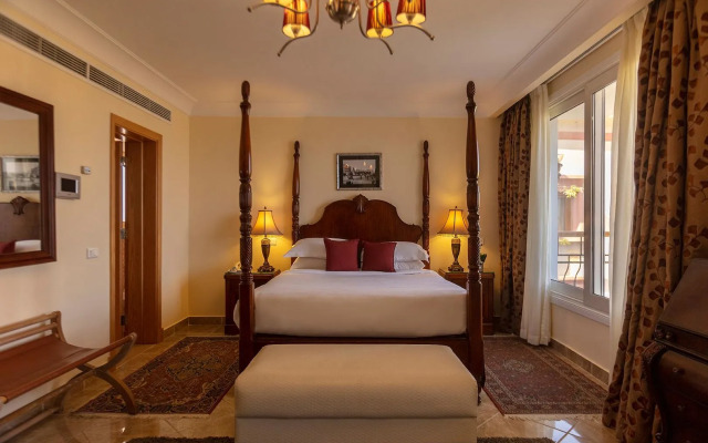 Royal Savoy Hotel & Villas