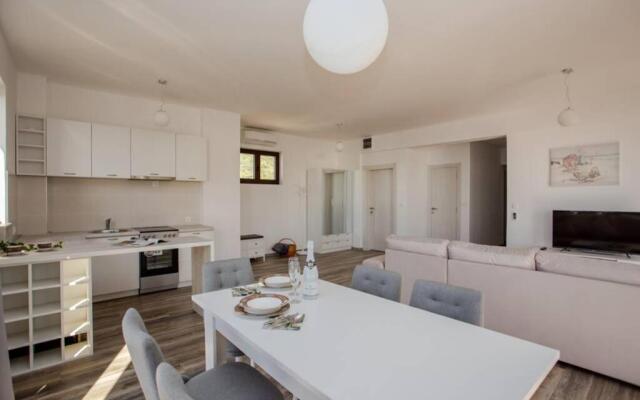 3 Bedrooms Penthouse with roof terrace Rafailovici