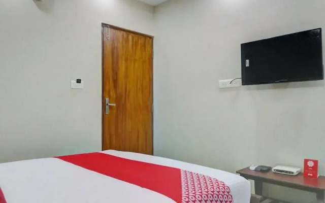 OYO 10521 GCK Suites