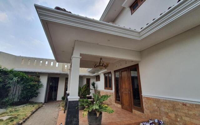 OYO 90043 Vila Afanda Syariah