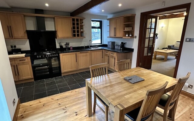 Lovely 3-bed House in Holmfirth