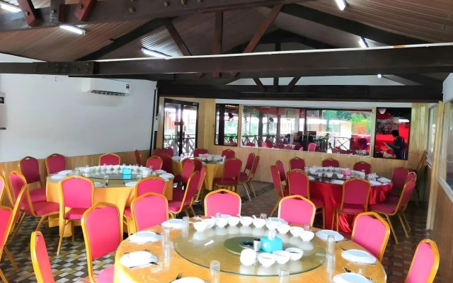 Gayang friendly water house homestay