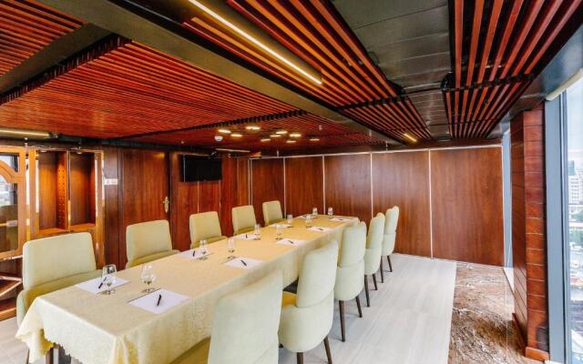 Winsuites Sai Gon Hotel