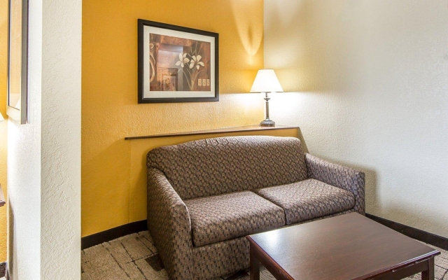 Comfort Inn & Suites