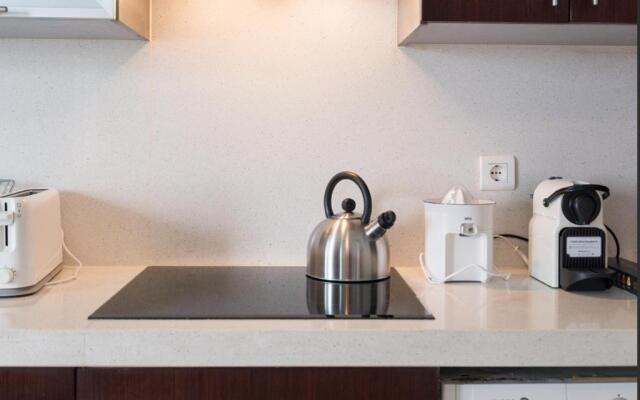 ML1C-Prime Location Marble Apartment with Patios