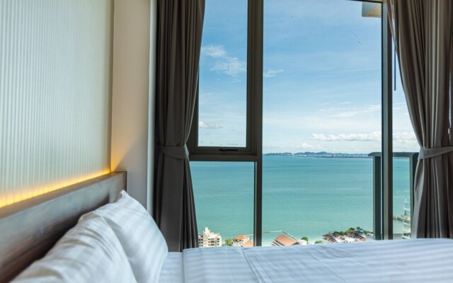 The Riviera Wongamat by Pattaya Holiday