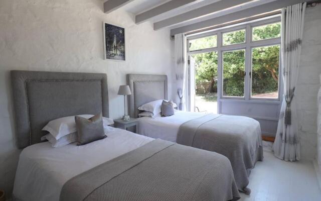 Chapmans Peak Lodge Noordhoek Cape Town.