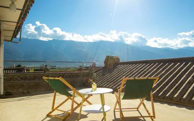 Dali Yimian Mountain View Homestay (Caicun Longqi Wharf Branch)
