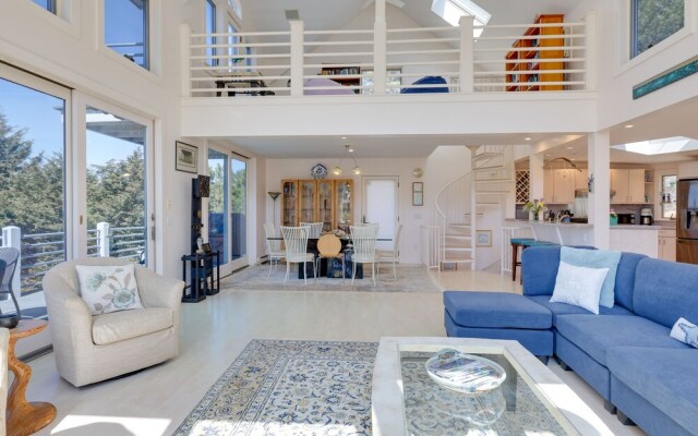 Wellfleet Home w/ Deck, Bay Views & Kayaks