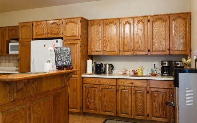 Bee 'n Bee Bed n' Breakfast