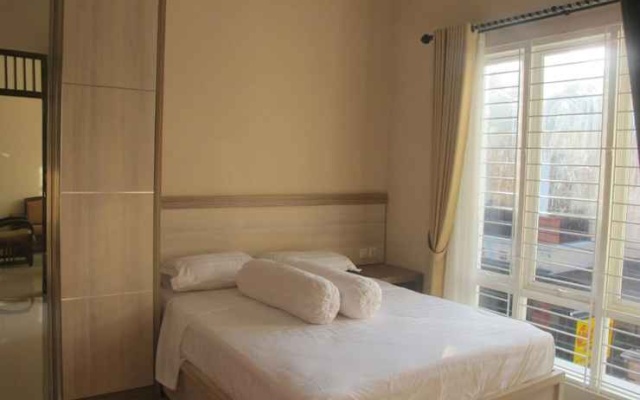 Modern Chic Room at Gendis Homestay – Guest Rooms – Sleman
