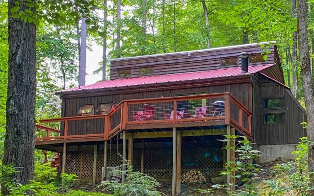 Creekside Cabin w/ Deck by Hiking Trails & Fishing