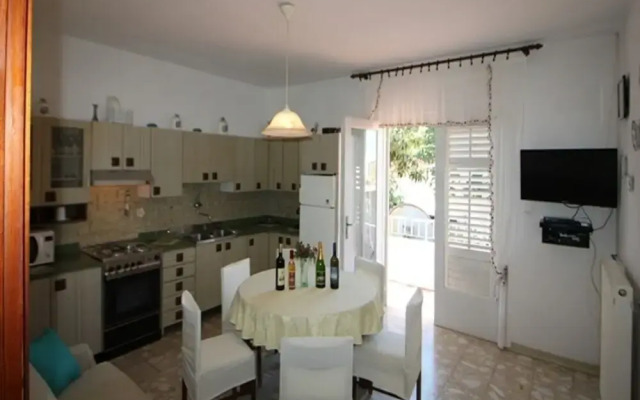 Boris - With Pool - A2