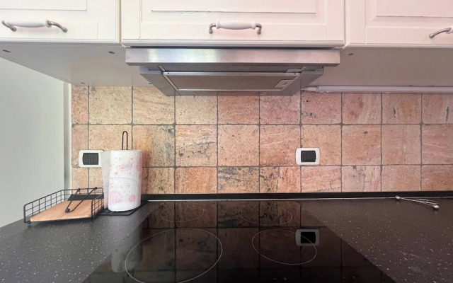 Charming Apt Near the Beach