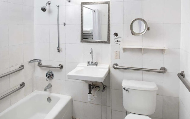 Sherry Frontenac Oceanfront Hotel