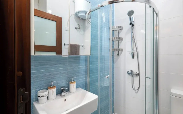 Chic & Spacious Modern 2BR APT Near Sea
