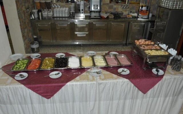 Minaides Hotel
