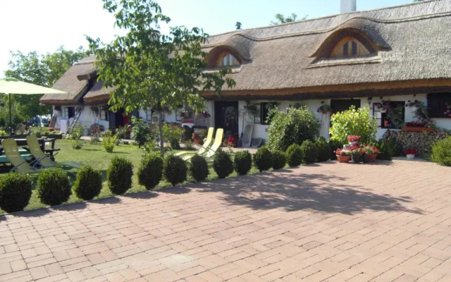 Nádasház