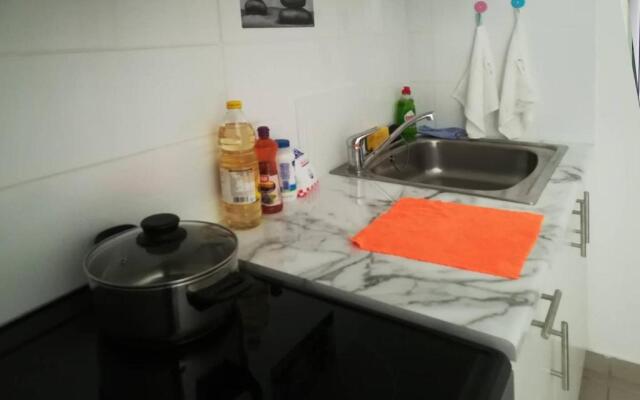 Bright studio on the 4th floor • Next to Gkazi