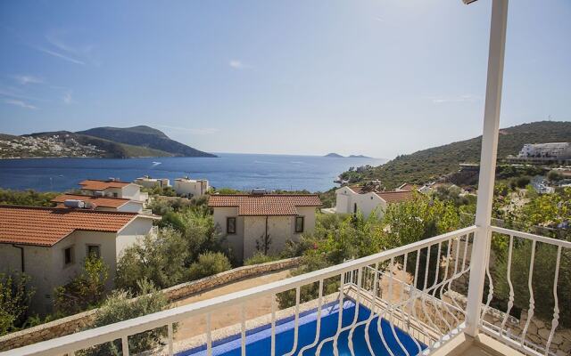 Villa Selena by Akdenizvillam