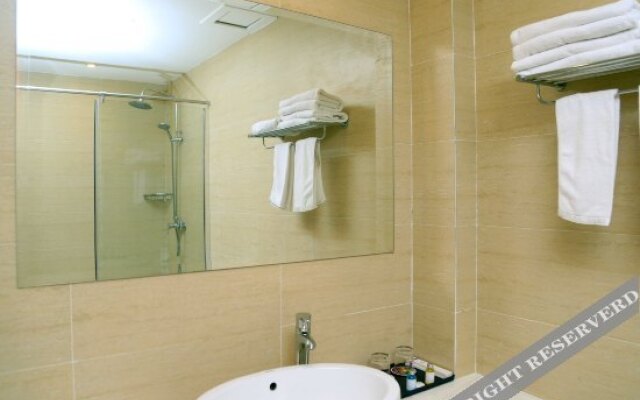 Xun 8 Business Hotel