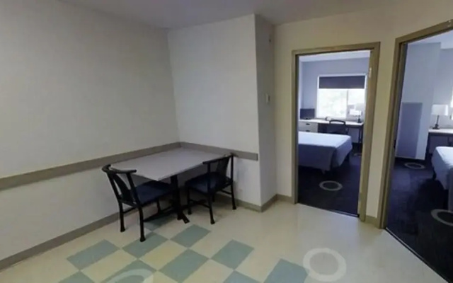 Residence & Conference Centre - Ottawa West