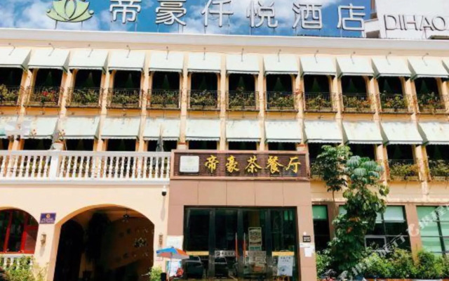 Royal Hotel