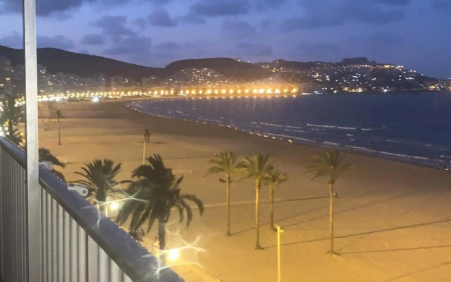 Primera línea en Cullera con piscina. Inmejorables vistas