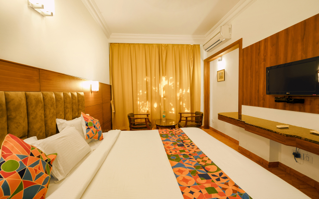 Fabhotel Royale Basant Residency