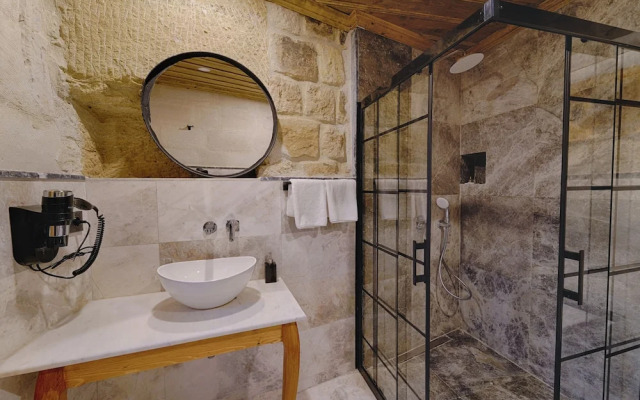 Concept Cave Suites