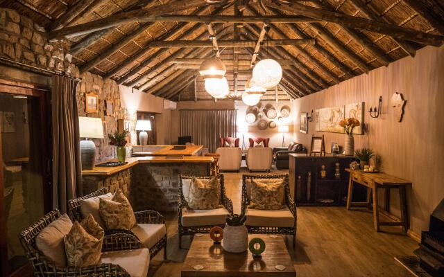 Woodbury Lodge - Amakhala Game Reserve