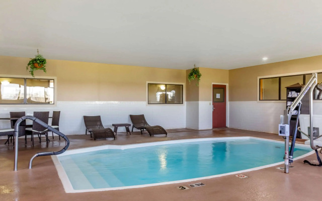 Comfort Suites Plainview