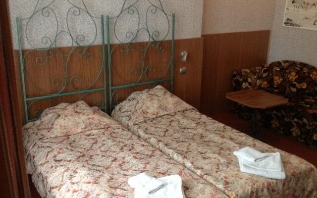 Astra Family Hotel