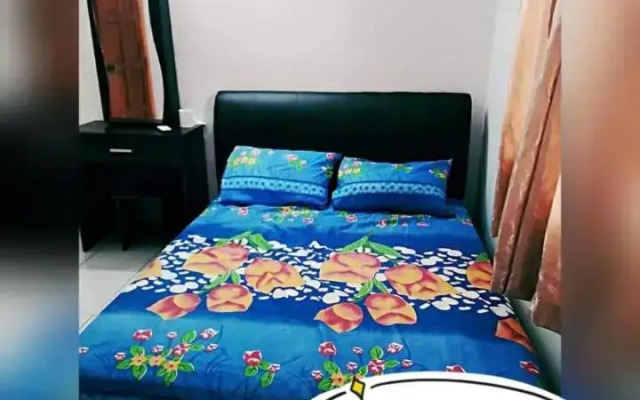 Pandai dickson Banglow white & yellow house