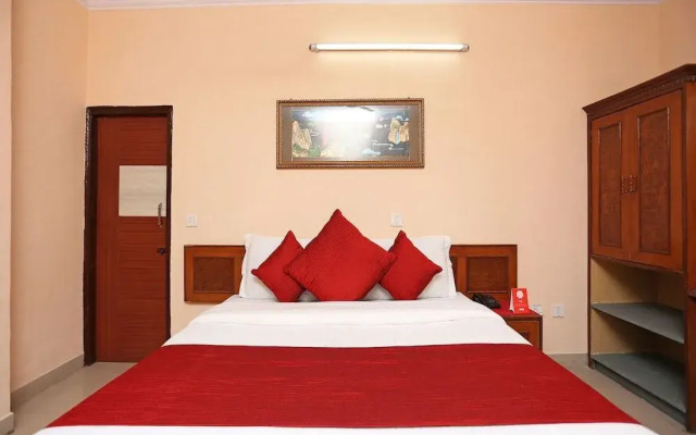 OYO 9301 Hotel RedBury