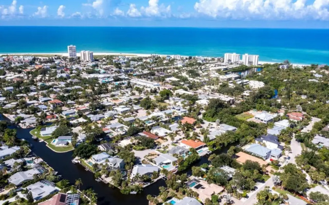 Luxe 3BR Siesta Key Home Pool