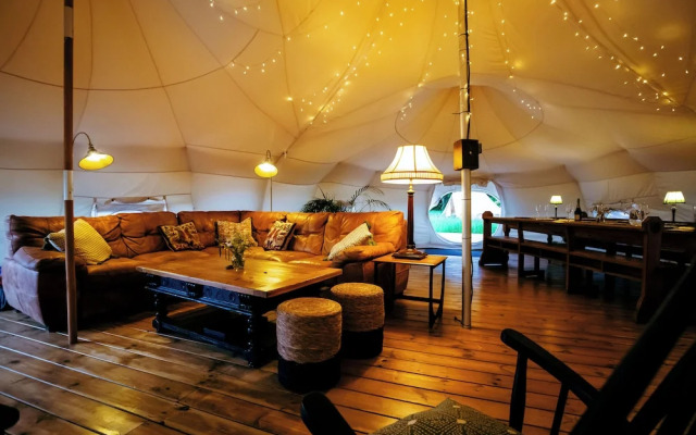 Luxury Glamping Retreat in Battle